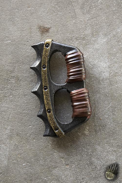 Dark Moon Nuckleduster 14 cm Black/Brown