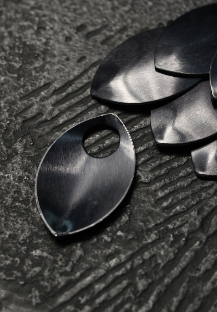 Large Scales 35mm Black