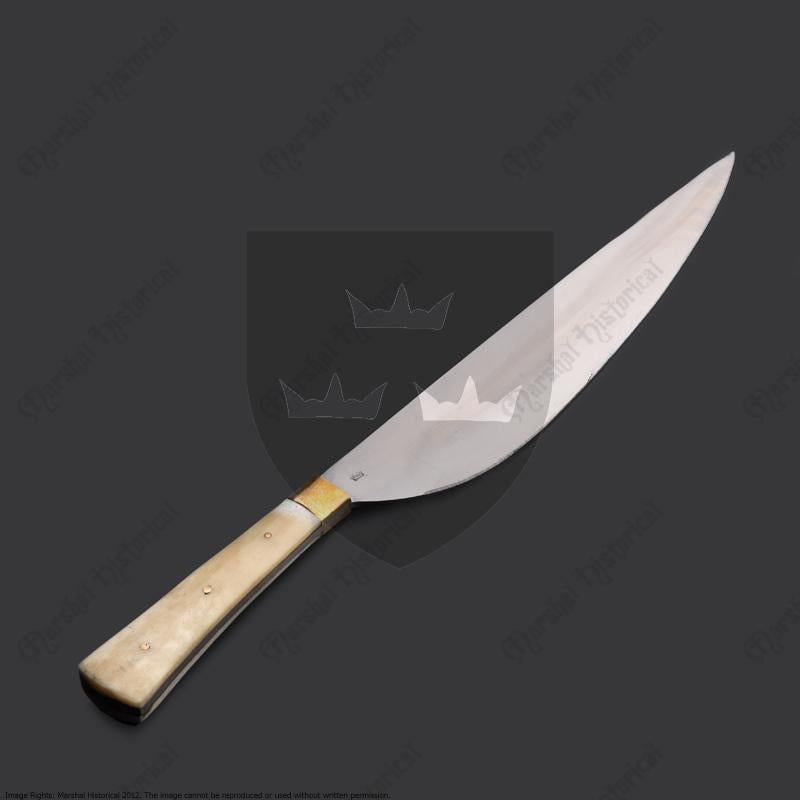 Serving Messer Knochen