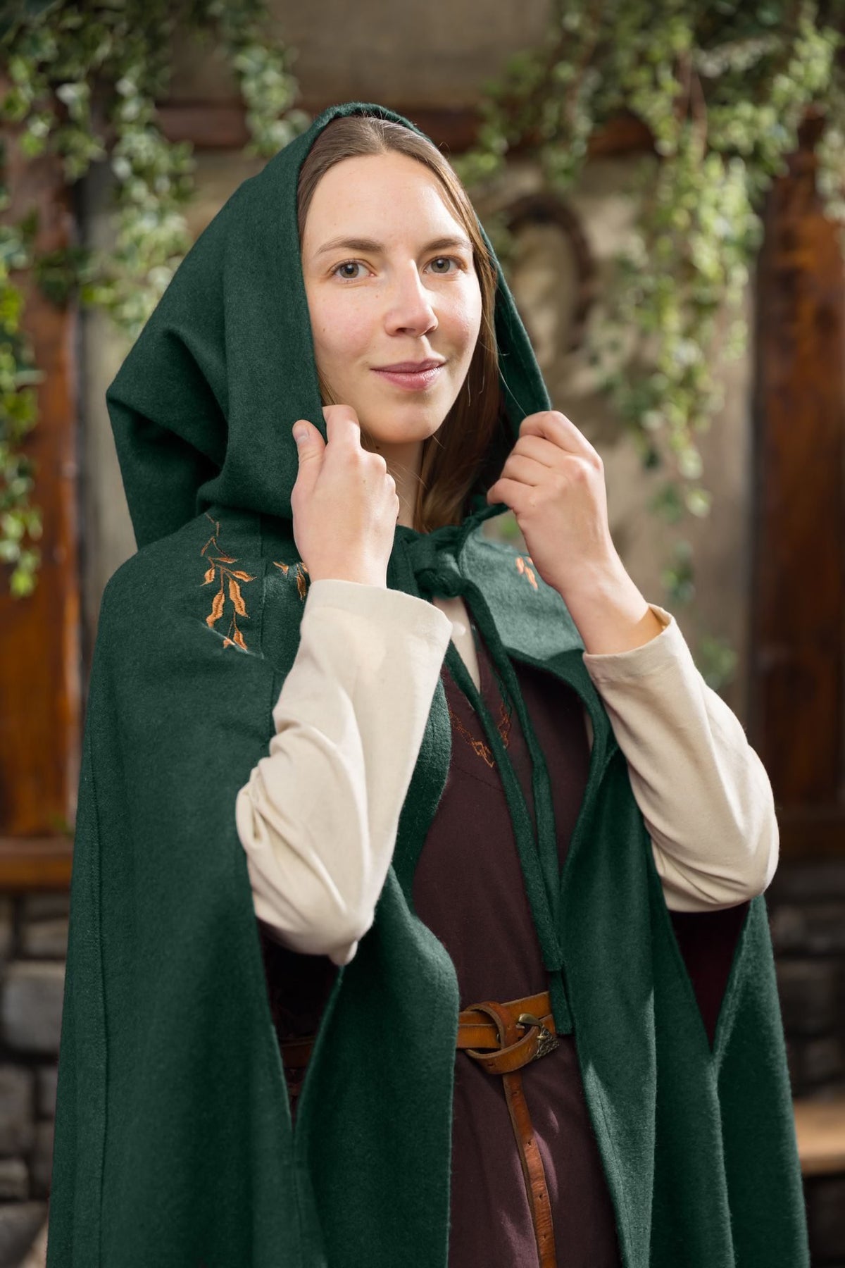 Aric Knuth Cape Aric Dark Green – Dein Larp Shop
