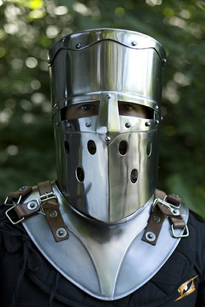 Helmet Crusader