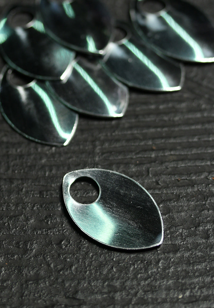 Large Scales 35mm Shiny Aluminium