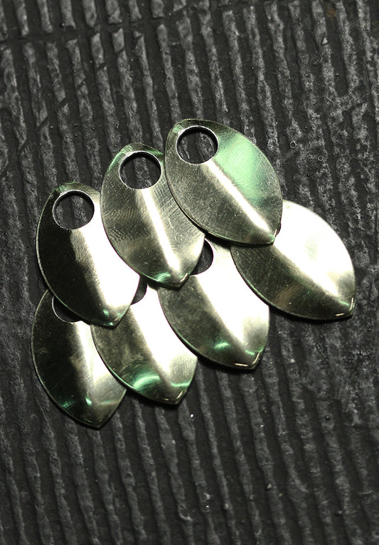 Medium Scales 28mm Shiny Aluminium